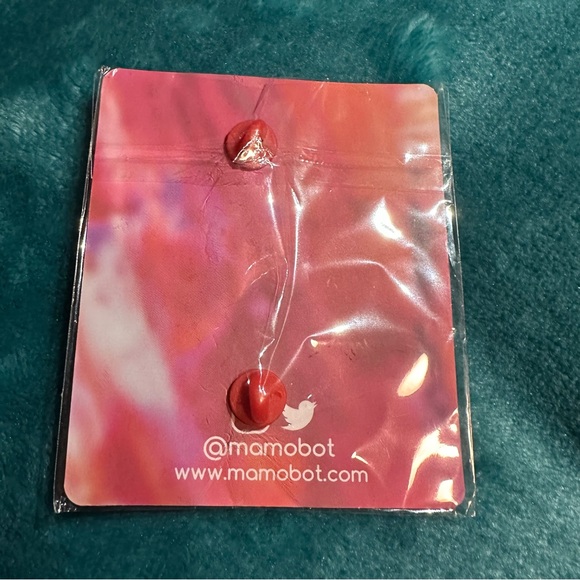 Brand New MAMOBOT Pauline Mario Enamel Pin  (SOLD OUT!) - Picture 4 of 4